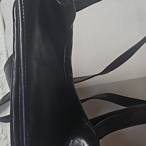 Floto Fine Italian Leather Luxury Backpack Black - Picture 4 of 8